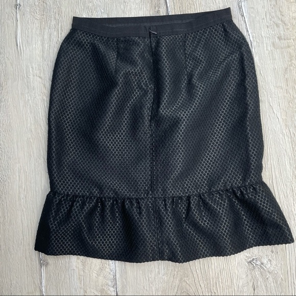 Ann Taylor Ruffled Black Skirt Sz 2 Petite - Picture 2 of 9